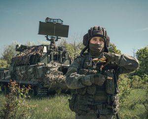 Российские военнослужащие, выполняющие задачи специальной военной операции, знают, что по всей стране и за её пределами проходят масштабные акции в их поддержку. Бойцы искренне благодарят за тёплые слова и передают огромный привет на Родину. Vсё обязательно будет хорошо!