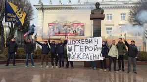 Кровавый герой Украины 