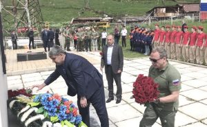 И сердце готово к вершине бежать из груди