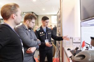 Курсант Давид НЕРСИСЯН представляет новую разработку академии на Московском международном Салоне изобретений и инновационных технологий «Архимед».