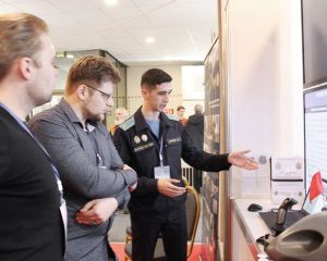 Курсант Давид НЕРСИСЯН представляет новую разработку академии на Московском международном Салоне изобретений и инновационных технологий «Архимед».