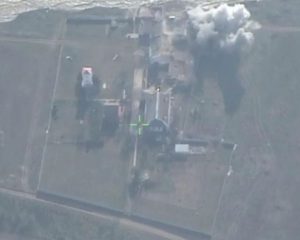 Киев пустил под нож украинскую армию.