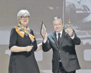 Гран-при получает Игорь УГОЛЬНИКОВ.