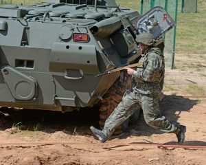 Стрельба из засады в противогазе.