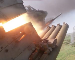 Противник испытывает кадровый голод.