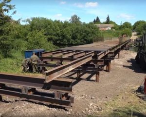 Край оружейников прирастает мостами