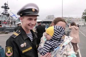 С корабля – на День семьи, любви и верности