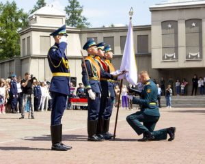 Святая работа – готовить кадровых офицеров.