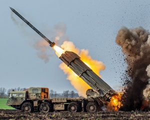 В ходе отступления 25 июля из населённого пункта Покровское Донецкой Народной Республики остатки 15-го батальона 58-й мотопехотной бригады ВСУ попали под шквальный огонь и были расстреляны боевиками 118-й бригады территориальной обороны, занимавшими позиции второго эшелона в районе села Бахмутское