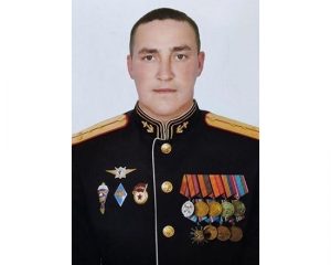 Гвардии капитан Владимир Носов.