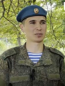 Старший лейтенант медицинской службы Дамир Юмакаев.