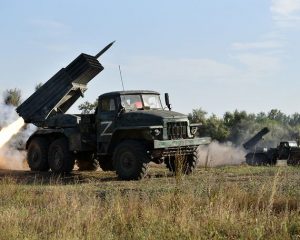 Противник ударов не выдерживает.