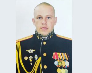 Гвардии капитан Андрей ИВАНОВ.