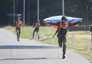 Под звон медалей