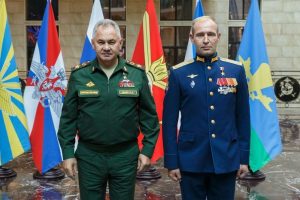 Храбрые и отважные воины защищают Отчизну