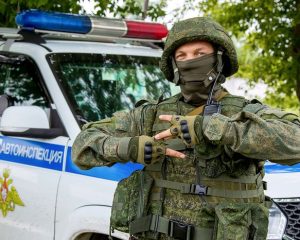 Российские военнослужащие, выполняющие задачи специальной военной операции, знают, что по всей стране и за её пределами проходят масштабные акции в их поддержку. Бойцы искренне благодарят за тёплые слова и передают огромный привет на Родину. Vсё обязательно будет хорошо!