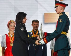 Сохраняя вечные ценности.