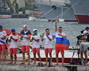 «Крылья мира» над Севастопольской бухтой.