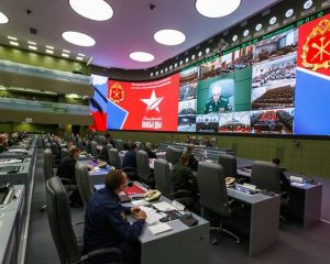 Изучать историю, не забывать её уроки.
