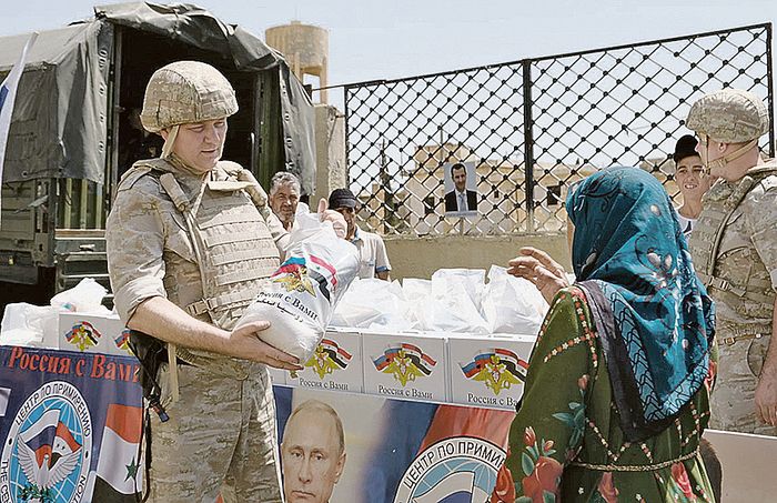 Российские военнослужащие доставили гуманитарную помощь в провинцию Ракка
