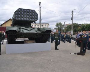 К новым знаниям, равняясь на героические традиции и современный опыт.