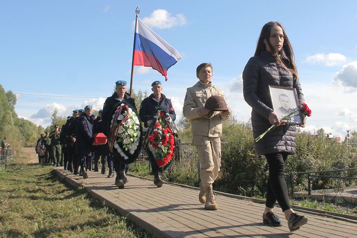 С почестями увековечен Герой бессмертного полка