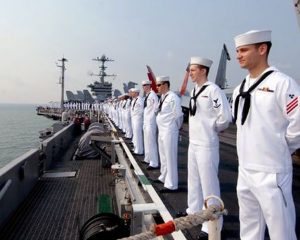 США Заманивают долларами.