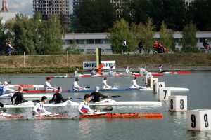 На водной глади столицы