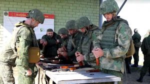 С боевым настроем – на защиту России!