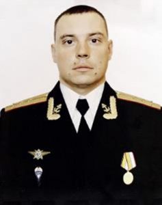 Гвардии капитан Дмитрий КУЦЕНКО.