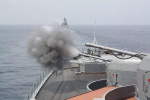 Боевая учёба кипит в море и на суше