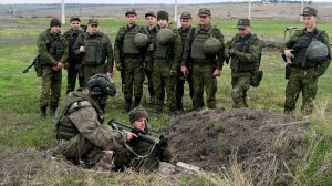 Инструкторы передают мобилизованным боевой опыт