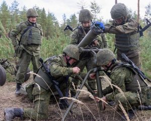 Трудно в учении, легче будет в бою.