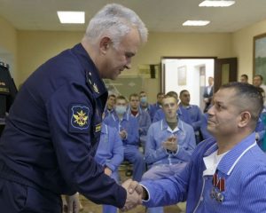 Отчизну душою и сердцем в бою защищая