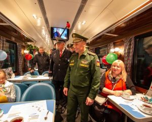 «Чтоб вечно их помнить, там надо быть раз…».