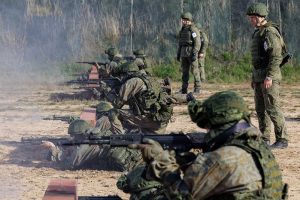 В строю, на марше, в обороне, в атаке