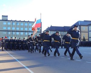 Отсюда выпускаются герои-десантники.