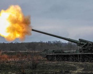 Противник непрерывно теряет силы.