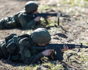 Согревает души бойцов сердечная поддержка земляков.