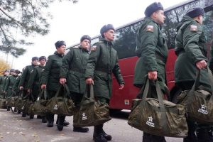 Там Родина-мать на подвиг зовёт своих сыновей