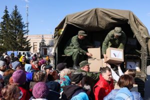 Тёплые подарки героическому Донбассу