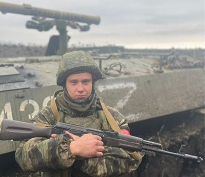 Младший сержант Владимир МОРОЗОВ.