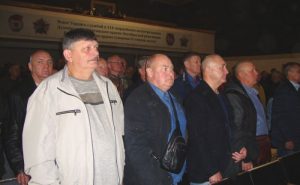 На торжественном собрании в клубе полка. 