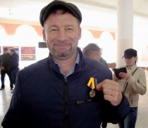 С юбилейной медалью – Александр Заяц.