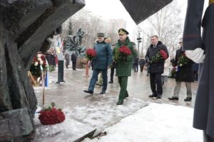 Курс – на дальнейшее укрепление армии