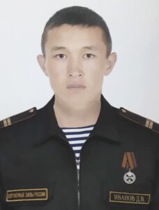Младший сержант Денис ИВАНОВ.