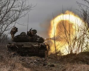 Этих подвигов не меркнет яркий свет.