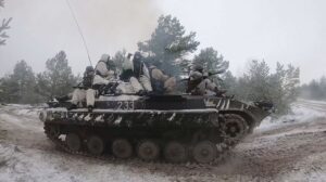 Повышая выучку войск