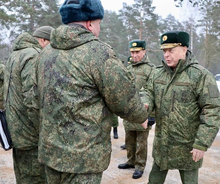Повышая выучку войск