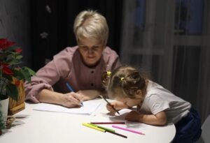 И конверт из дому передали бойцу удалому…
